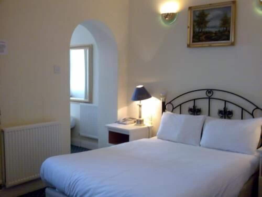 Фото Mermaid Suite Hotel