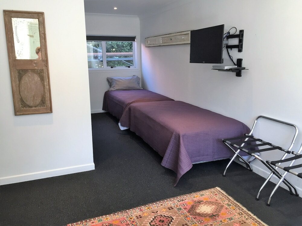 Фото Lakeside City Apartments