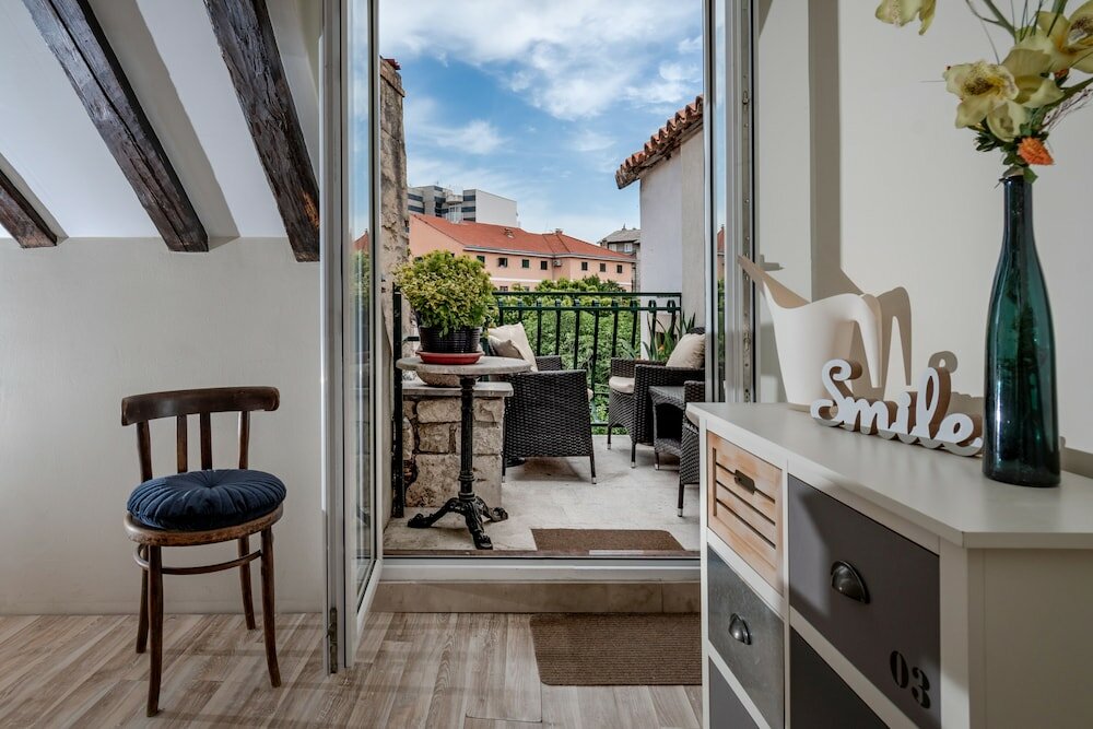 Фото Bouganvillea Split Apartments