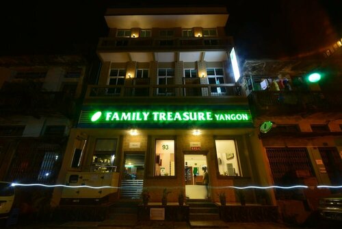 Гостиница Family Treasure Yangon в Янгоне