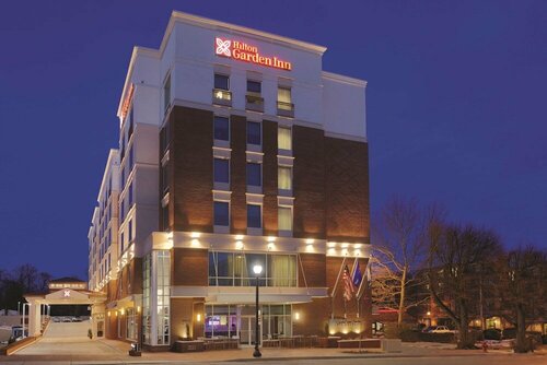 Гостиница Hilton Garden Inn Falls Church