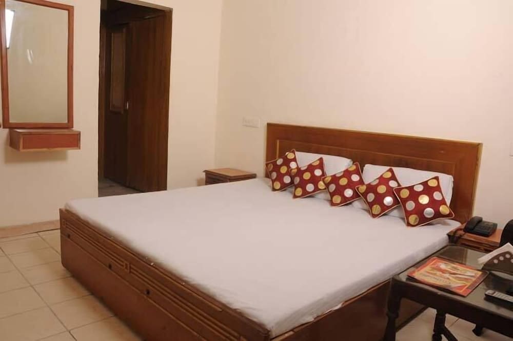 Фото Hotel City Plaza 3