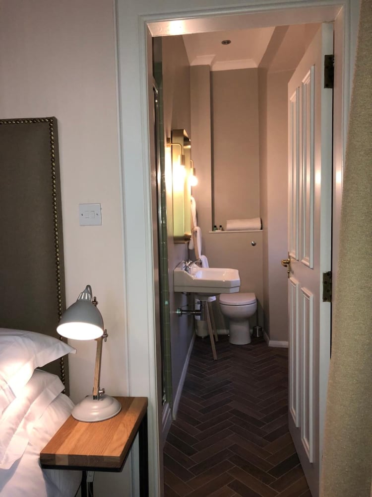 Фото Cathedral House Hotel