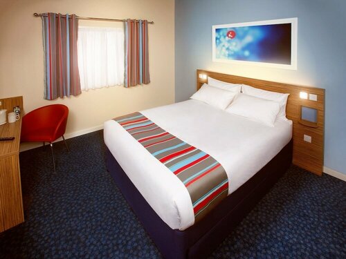 Гостиница Travelodge Crawley в Кроули