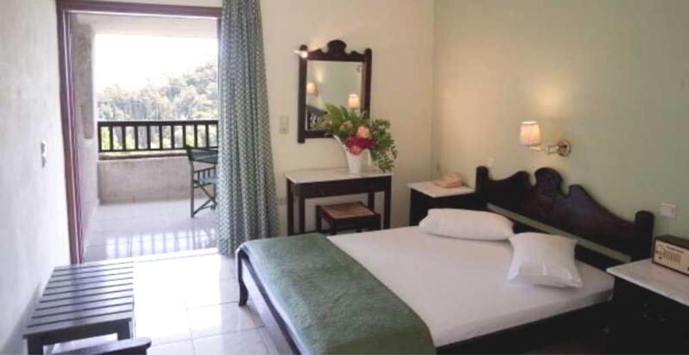 Фото Daphne Hotel