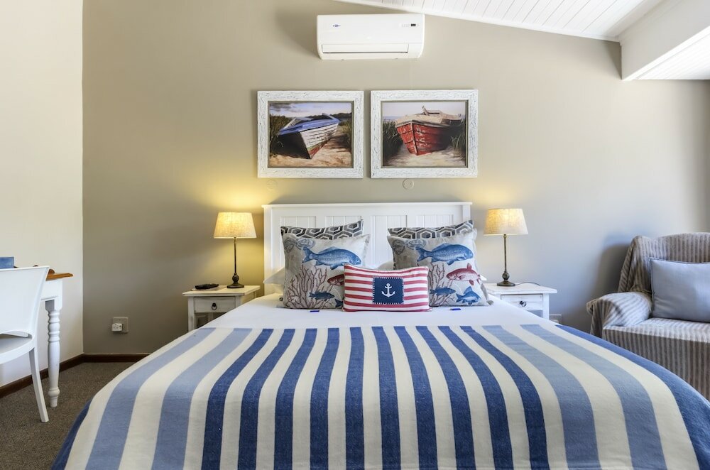 Фото Admiral's Lodge Guest House B & B