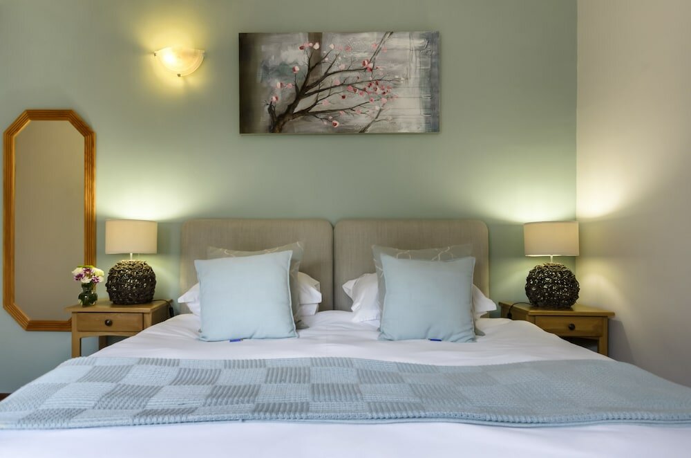 Фото Admiral's Lodge Guest House B & B