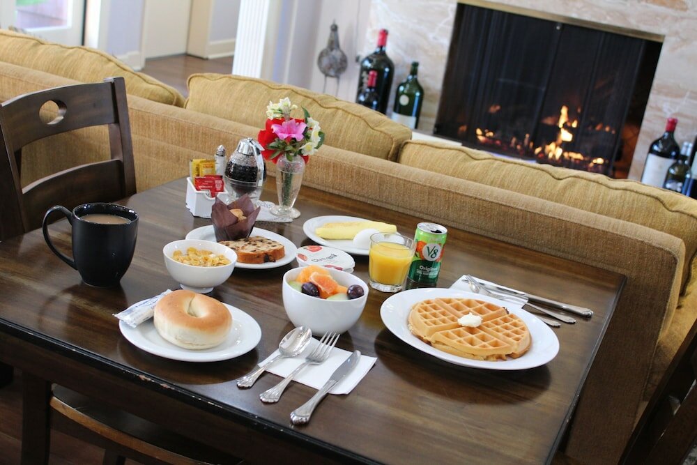 Фото Elm House Inn