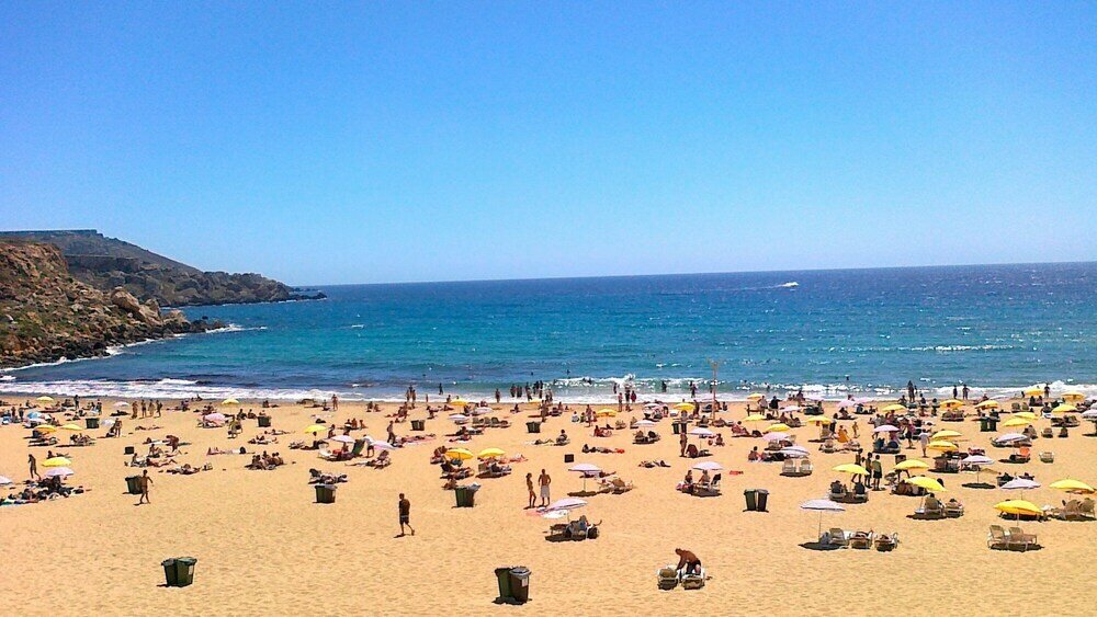 Фото Luxury Apt with Side Sea Views & Pool, Top Location