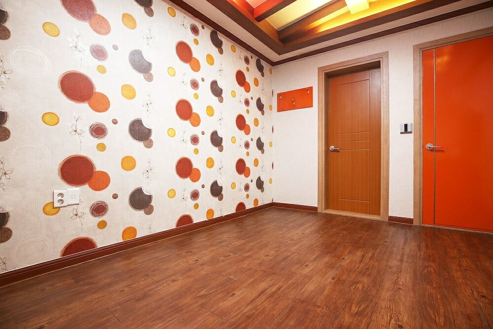 Фото Daejeon Yongjeon Happy Tower