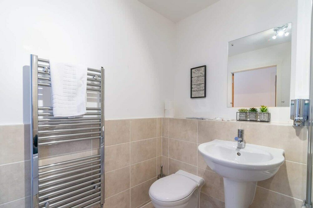 Фото Executive City Apartment -Near Greengate