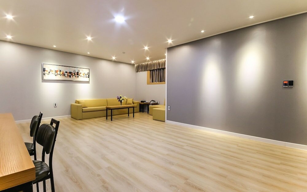 Фото Jinju Hotel Muro