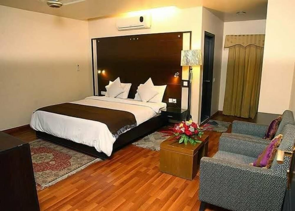 Hotel Hira Guest House, Karachi, photo