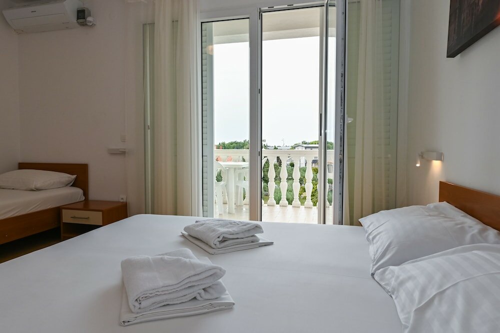 Фото Seagull Apartments & Studios