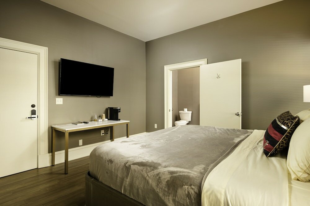 Фото The Edward Hotel