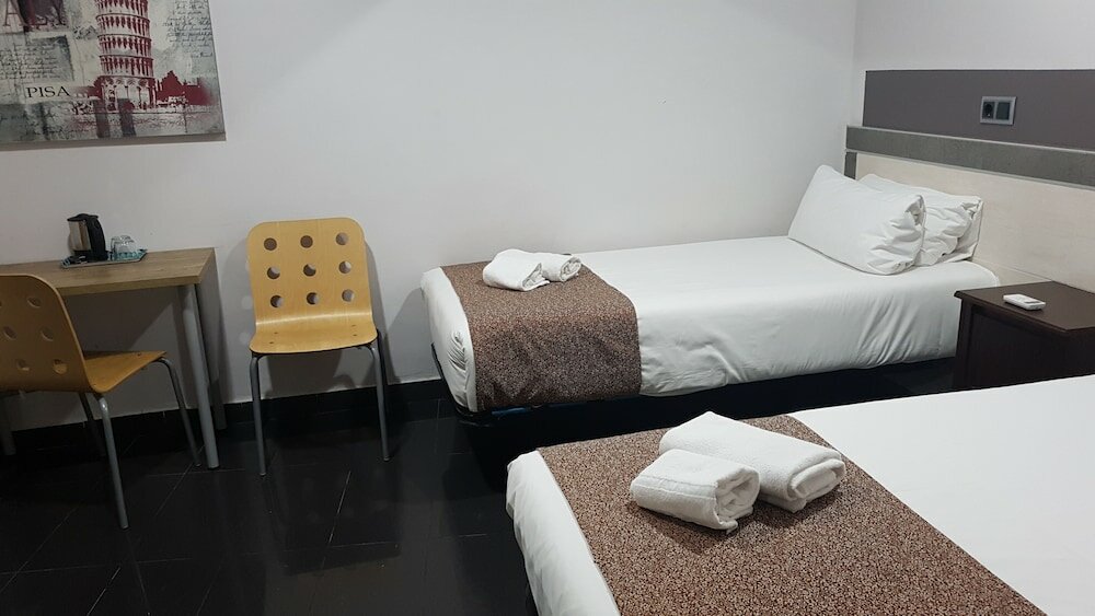 Фото Hostal Levante