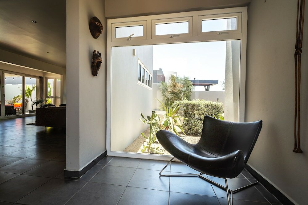 Фото Stunning Modern Home, Near Beaches Full Ac