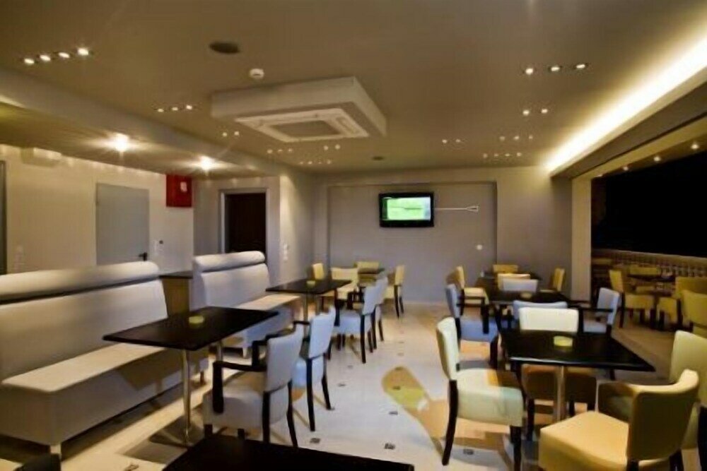 Фото Rg Status Hotel