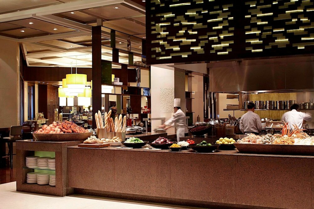 Фото Renaissance Tianjin Lakeview Hotel