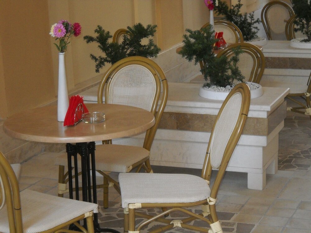 Фото Hotel Transilvania