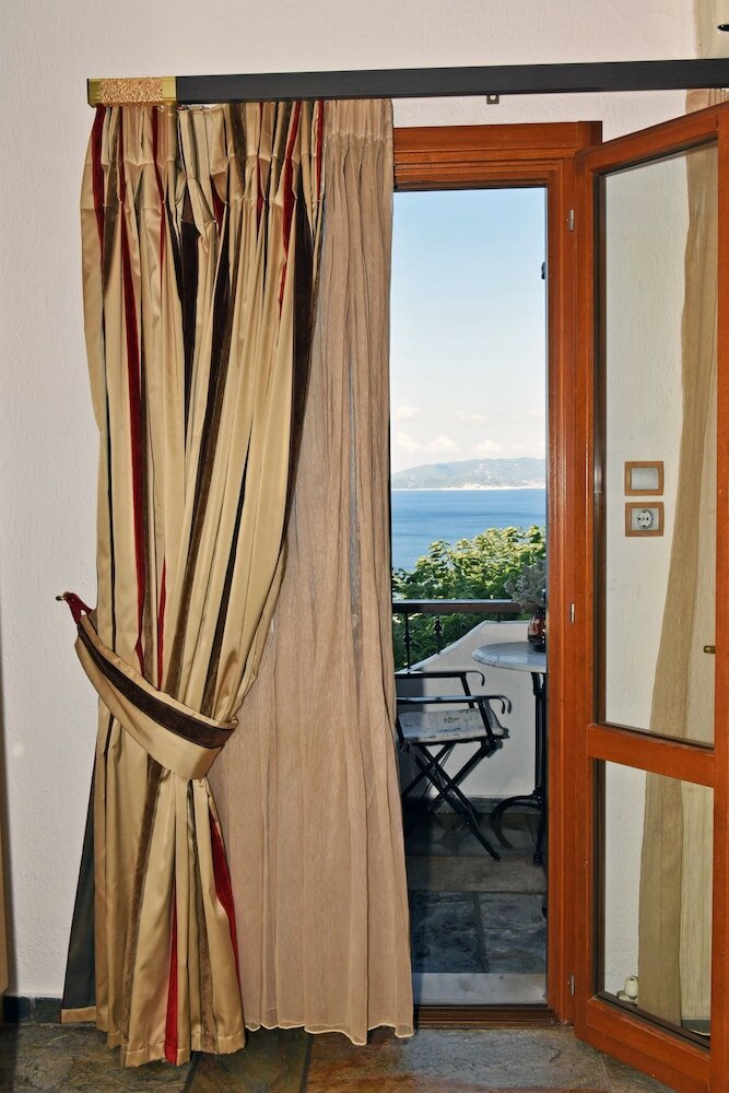 Фото Aegean Wave Hotel