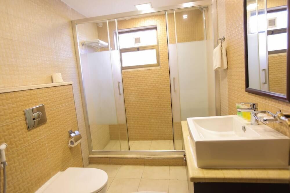 Фото Lancaster hotel apartments