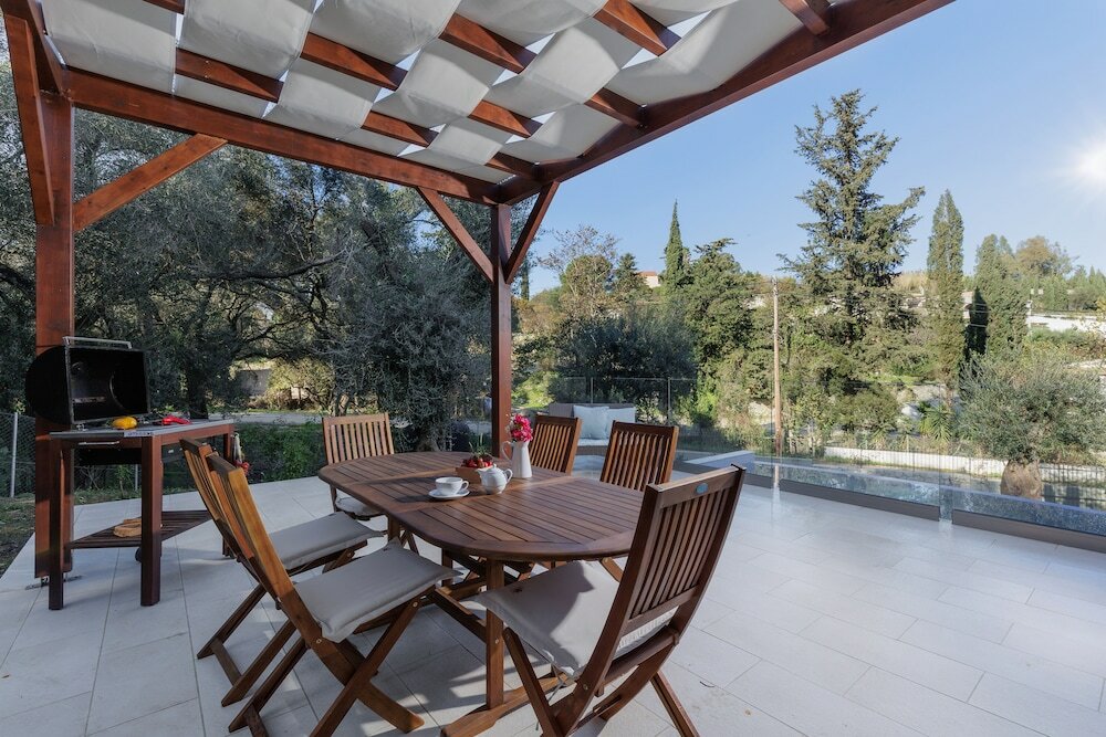 Фото Villa Breeze & Villa Coco by Konnect Avlaki Beach