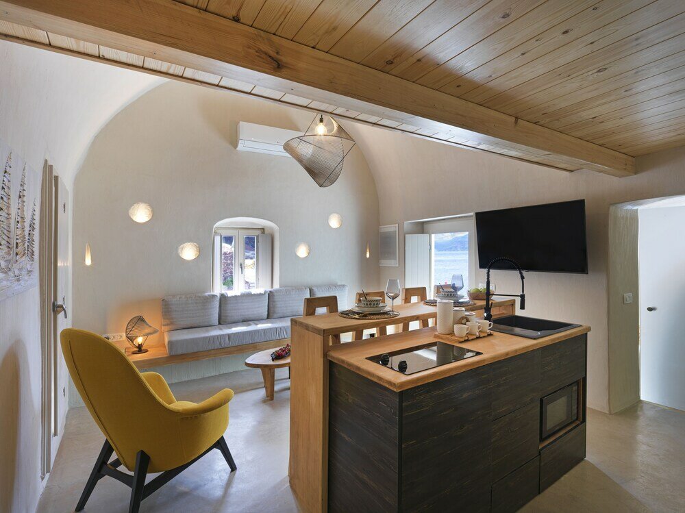 Фото Secret Gem Suites