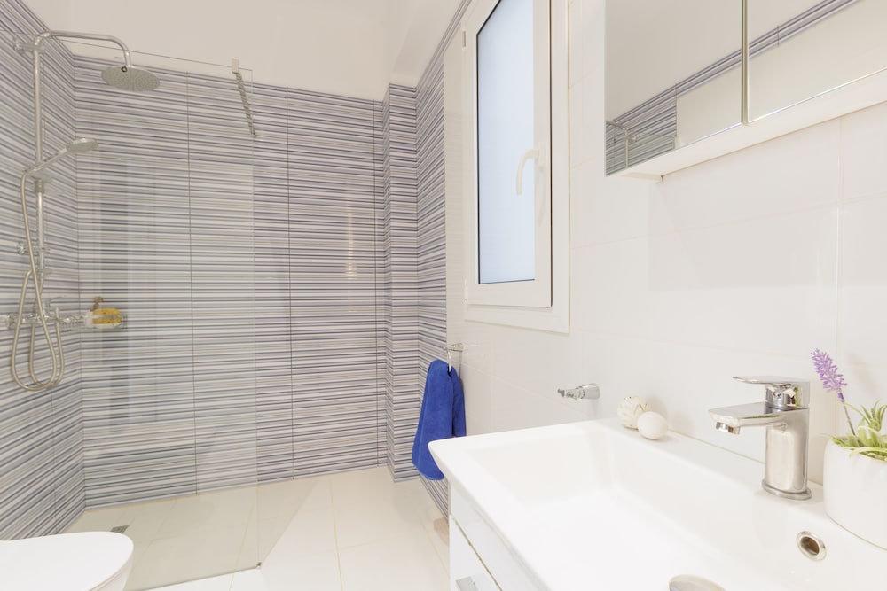 Фото Villa Breeze & Villa Coco by Konnect Avlaki Beach