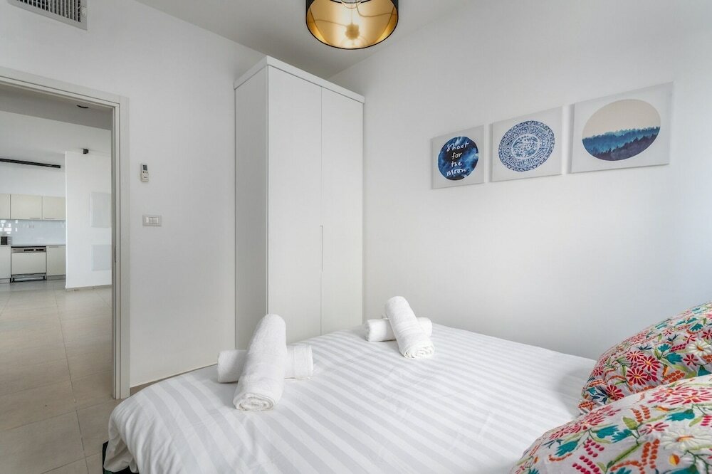 Фото Luxury Garden Apartment Heated Pool