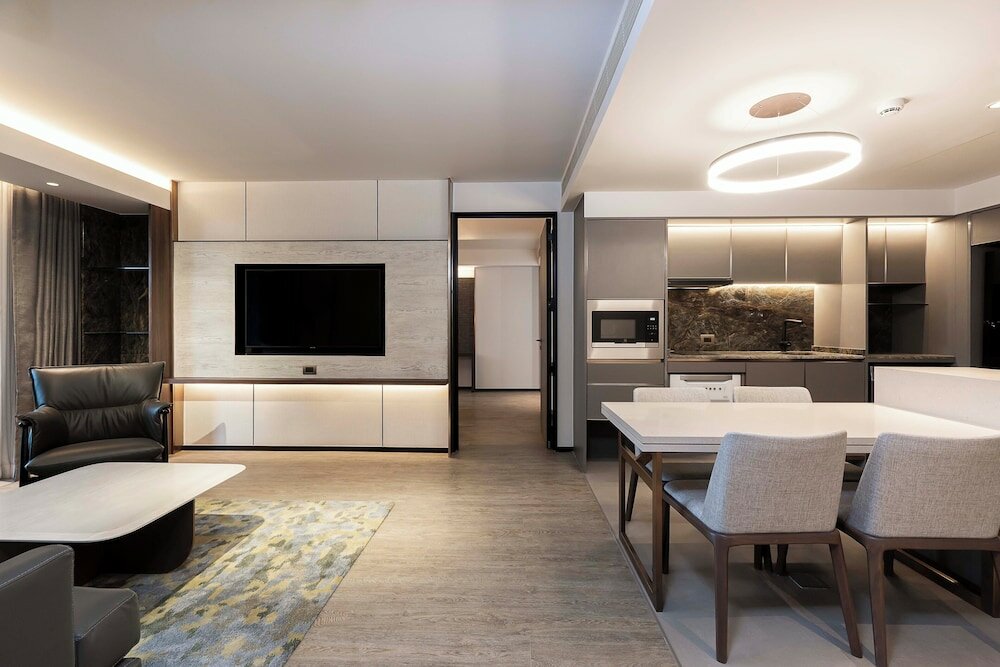 Фото Gardina Asoke Hotel & Residence