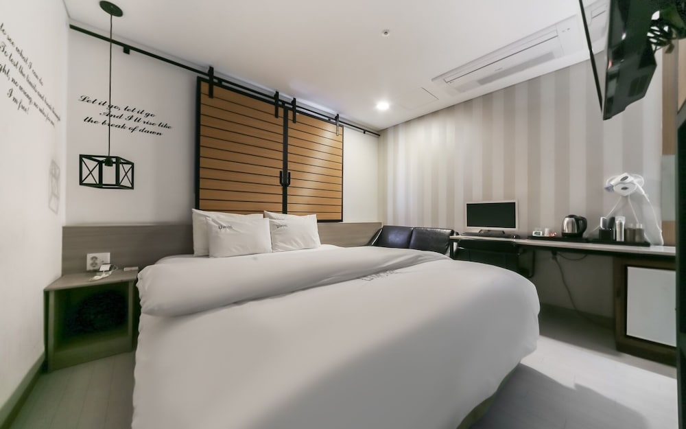 Фото Changwon Sangnam-dong U