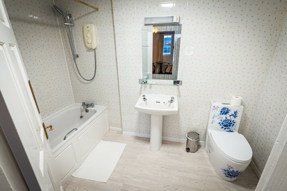 Фото Grampian Hotel