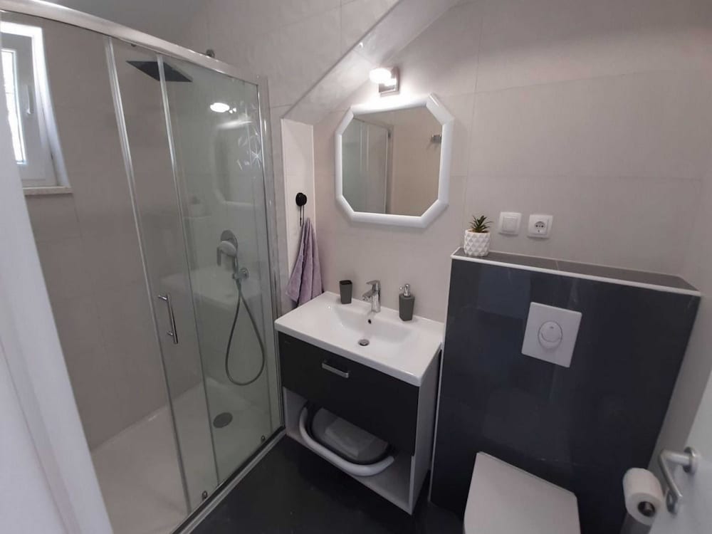 Фото Apartments Dobrila