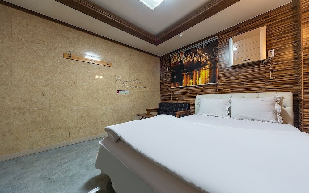 Фото Geochang Hwangsil