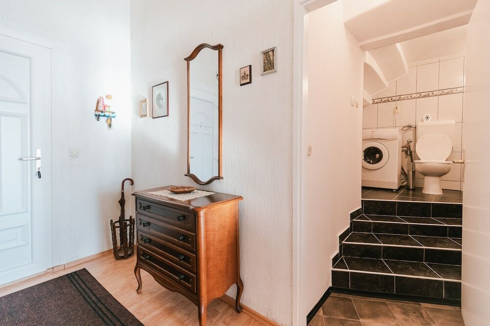 Фото Arya apartment