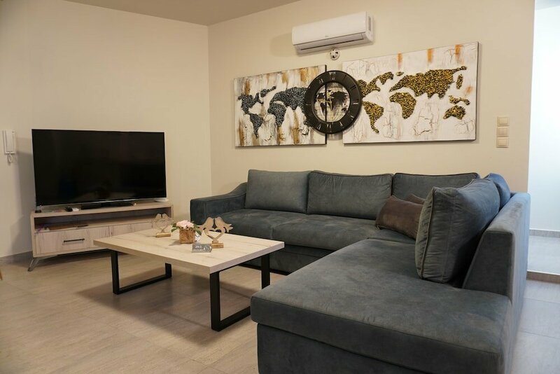 Гостиница Theo & Ms Luxurious Apt в Косе
