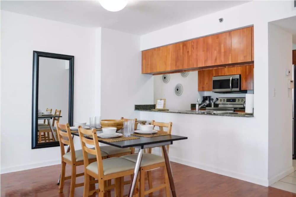 Фото Luxury Apartments W Pool & Ocean views