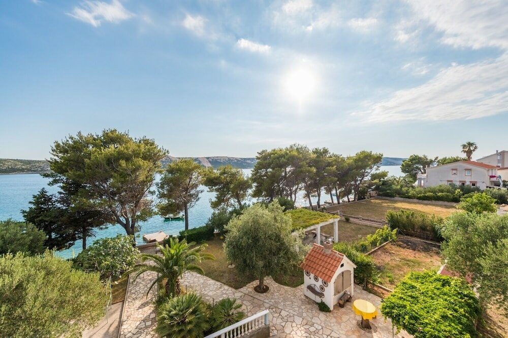 Фото Jadra - 28 m From Beach - A4