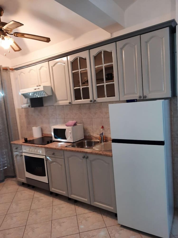 Фото Vojni - With Pool - A1 Dvosobni