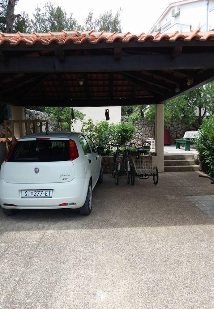 Фото Ruzica - 50 m From sea - A2 Veliki