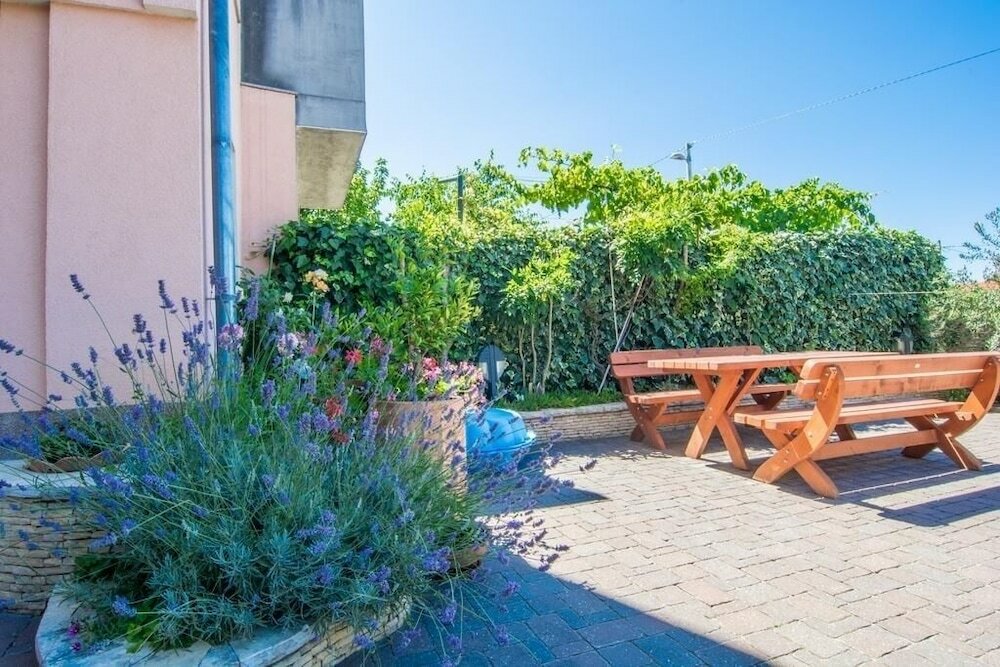 Фото Marinka - With Backyard - A1