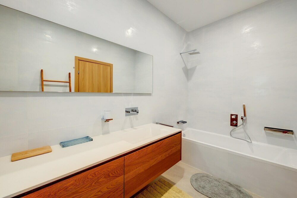 Фото Superb Seafront Family Apartment