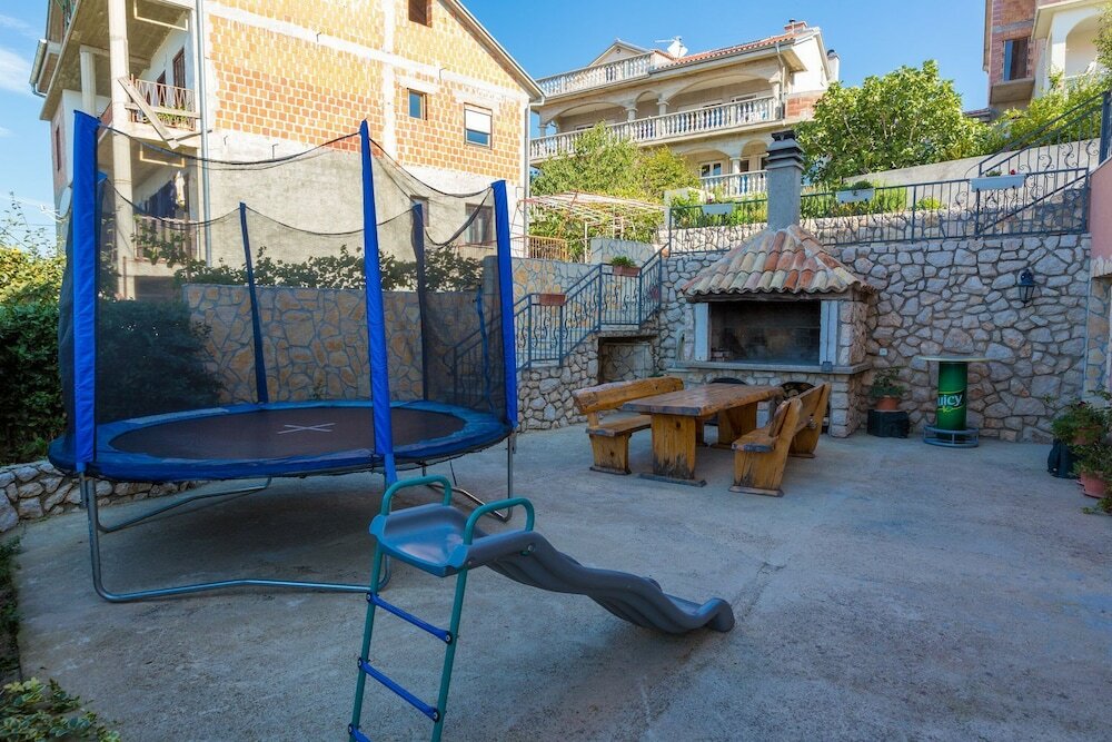 Фото Tomica - Open Pool - A4 Dvoetažni