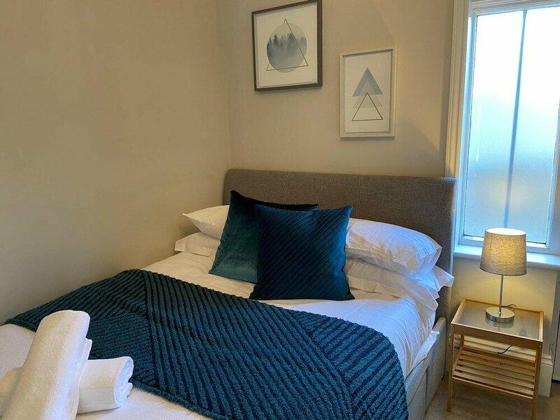 Гостиница Luxurious 1 bedroom apartment в Рединге