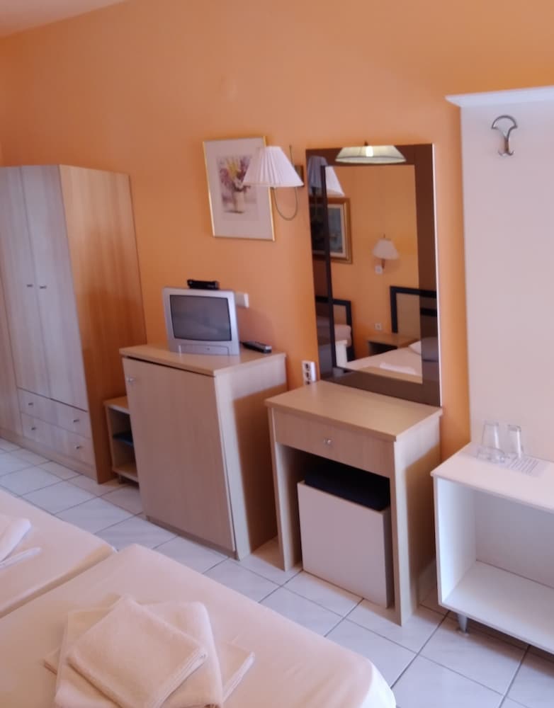 Фото Polychrono Beach Hotel