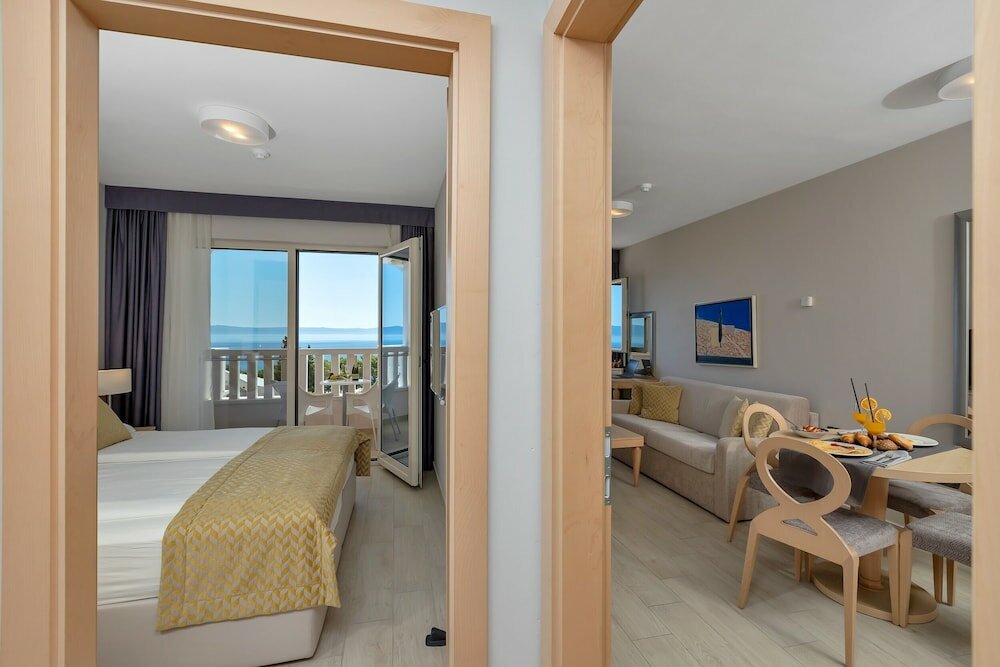 Фото Aparthotel Flora