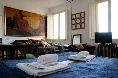 Апартаменты Charming Studio Apartment in Front of the Arno River во Флоренции