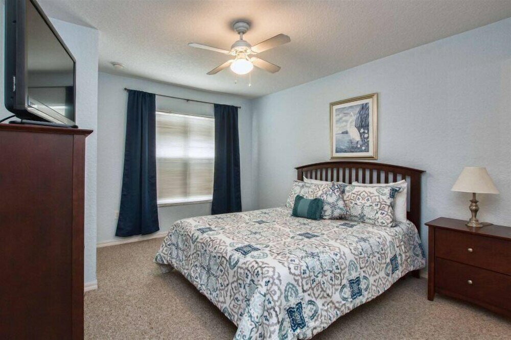 Фото Great location 4Bed 3bth Townhouse with kids themed room