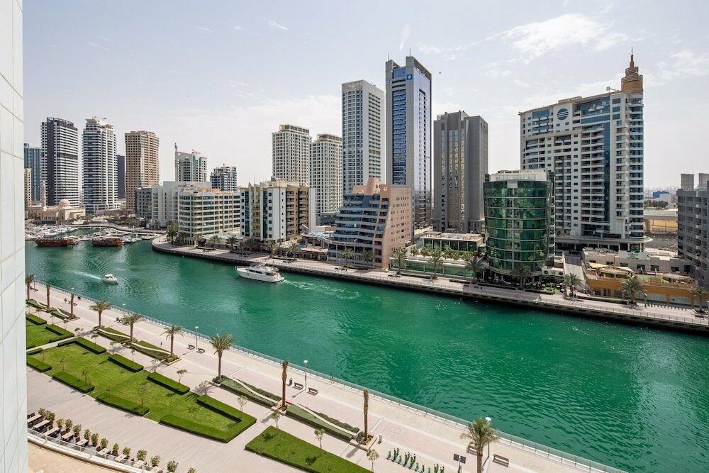 سكن للإيجار اليومي شقة في خليج الدرة مع إطلالة كاملة على المارينا هيلز 37923 ، دبي، صورة